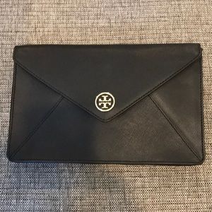 Beautiful Tory Burch convertible clutch